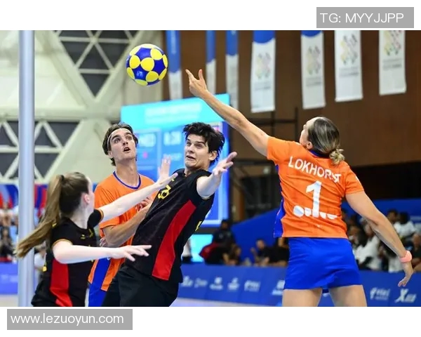 荷兰足球明星队伍数量揭秘及其在国际赛场上的表现分析